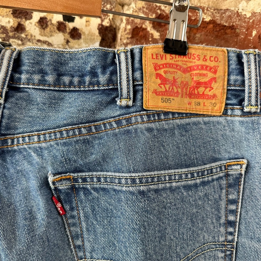 Levis 505 Jeans Mens 38x30 Regular Zip fly Blue denim Levi's - Picture 9 of 16